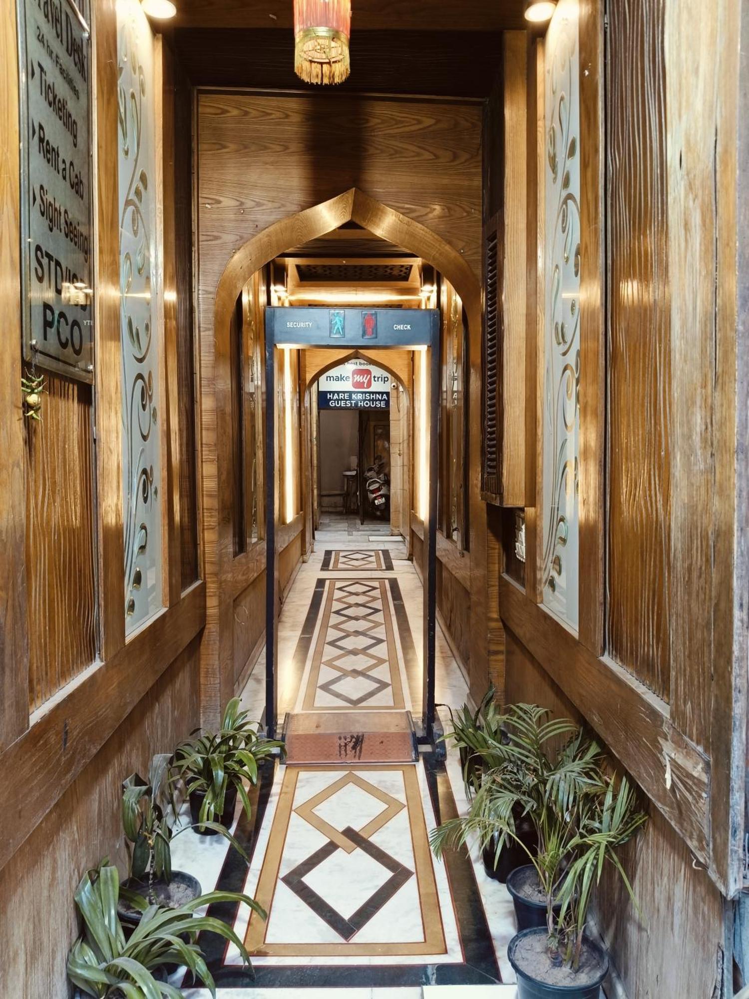 Hotel Hare Krishna Main Bazar Nuova Delhi Esterno foto