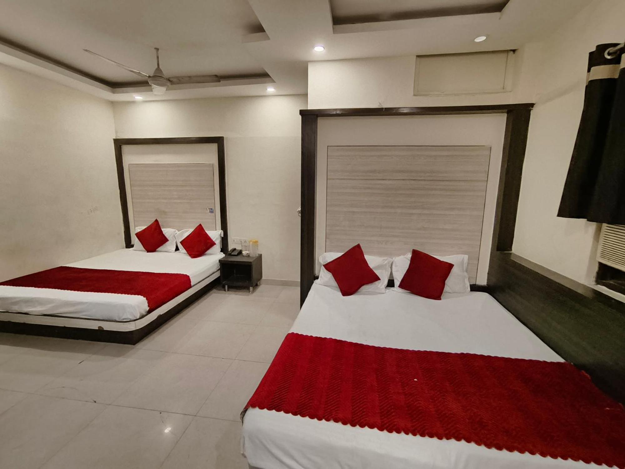 Hotel Hare Krishna Main Bazar Nuova Delhi Esterno foto